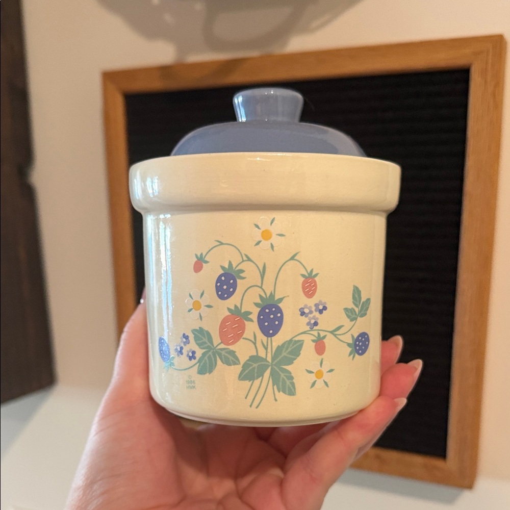 🍓 Vintage Auntie Em Strawberry Canister – 80s Cottagecore Kitchen Decor